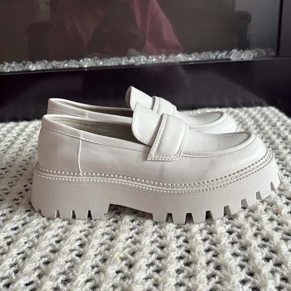 Steve Madden White Dress Shoes Classic Penny Loafers - Picture 5 of 5